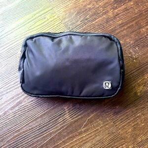 Lululemon Athletica Everywhere Belt Bag 1 L Black NWT